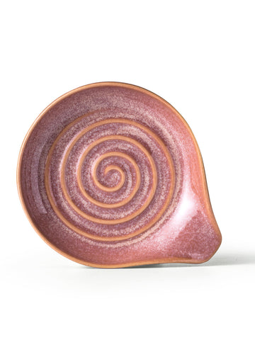 Cormomu spoon rest wide base provides stability for spoons and ladles.