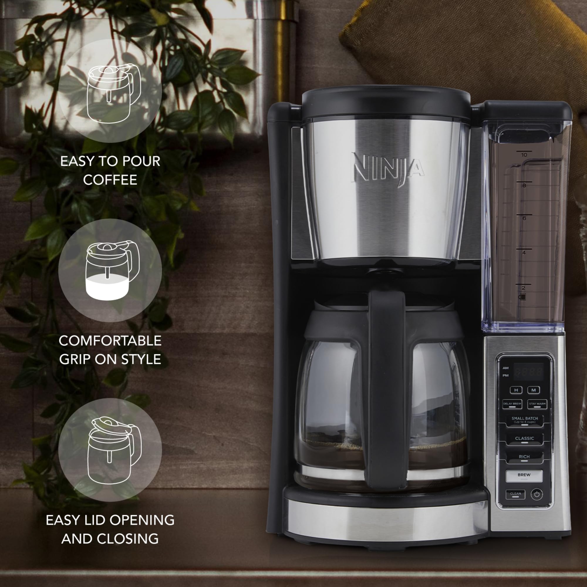 COSPARX carafe lid close-up demonstrates reliable seal to keep coffee hot.