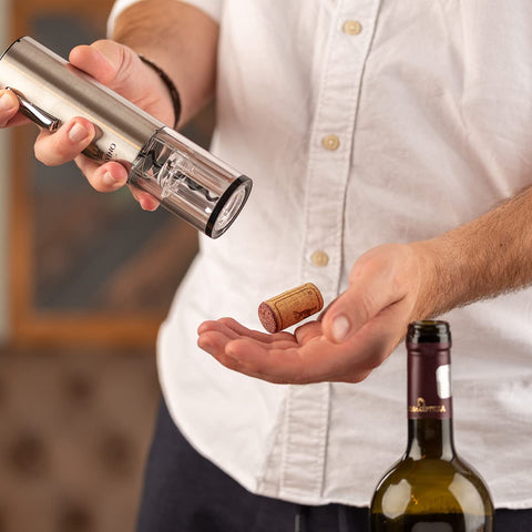 COSVINO vacuum stopper preserves wine flavor for up to a week