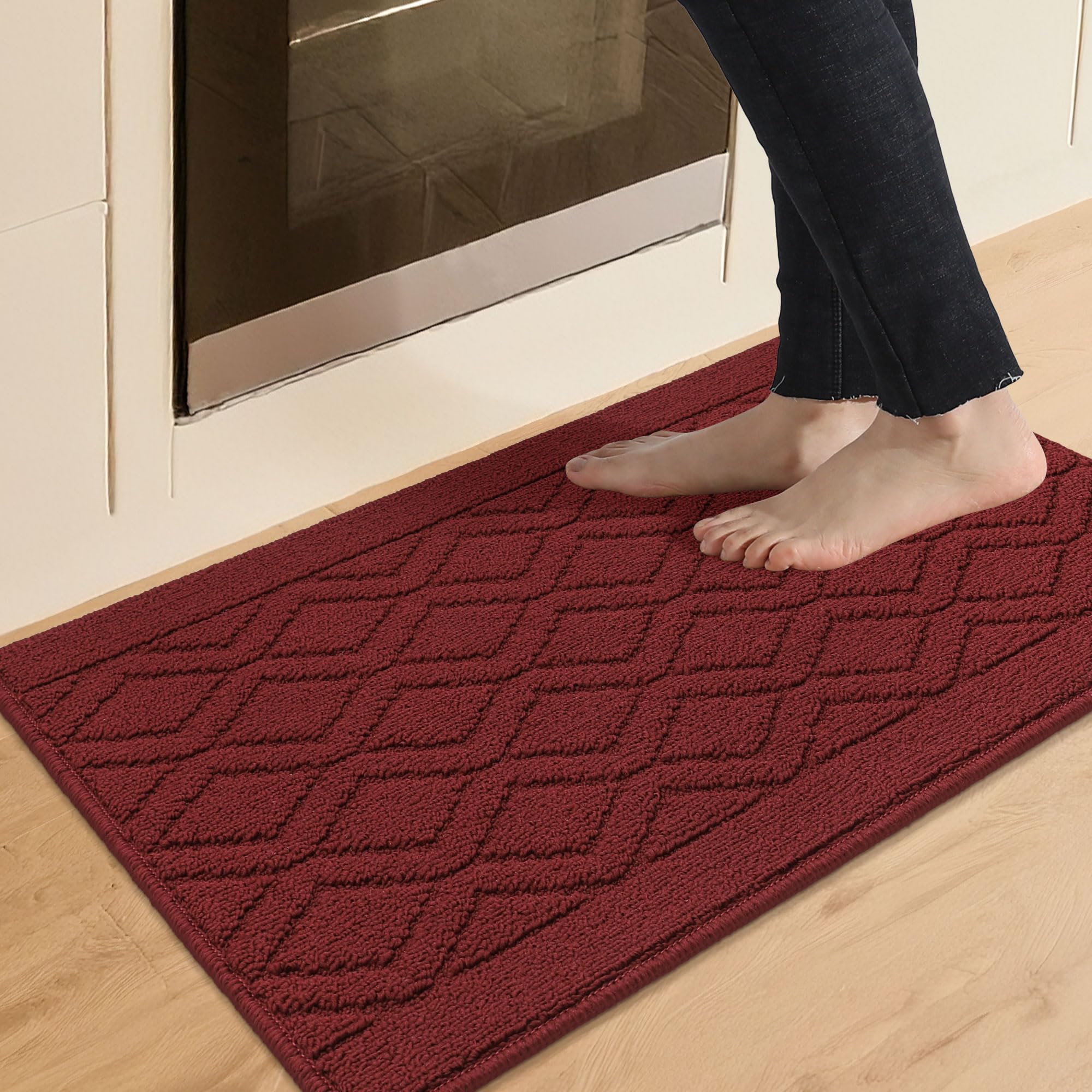 COSY HOMEER kitchen mat with absorbent fibers catching spills near the sink.