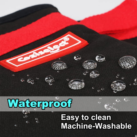 Coziselect anti-slip silicone dots provide secure grip when lifting hot pots