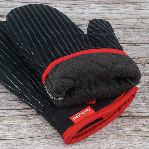 Coziselect pure cotton lining adds soft comfort during bake sessions.