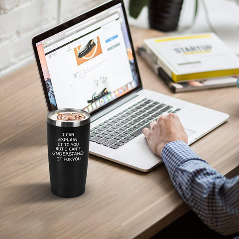 Cpskup tumbler surface shows sweat-proof finish; keeps hands dry.