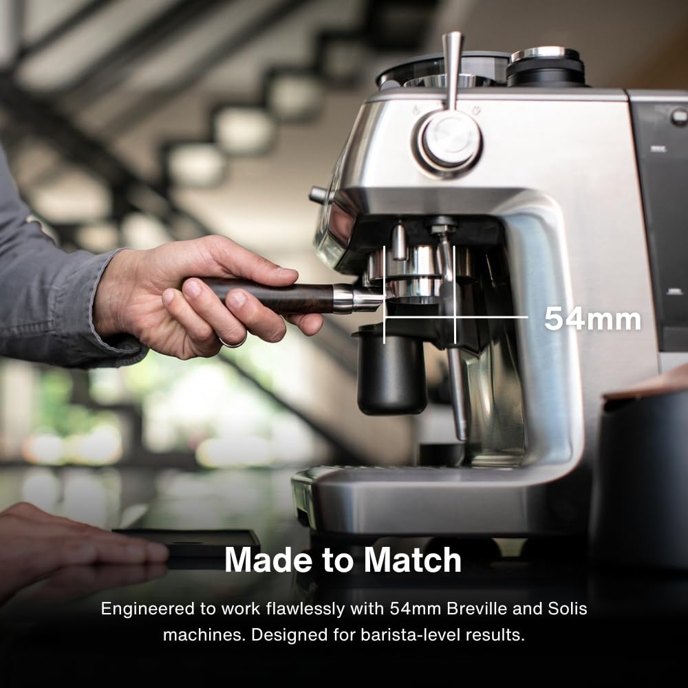 Crema bottomless portafilter test shot highlighting flow and potential channeling checks