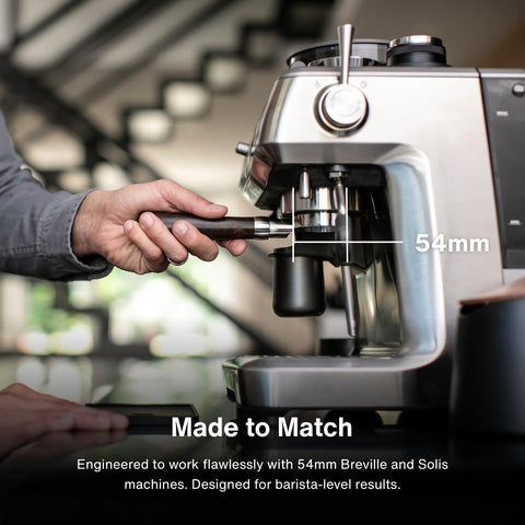 Crema bottomless portafilter test shot highlighting flow and potential channeling checks