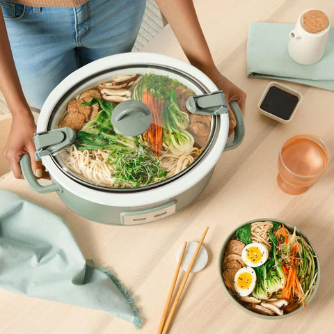 Crock-Pot 6-quart capacity serves family meals for 7+