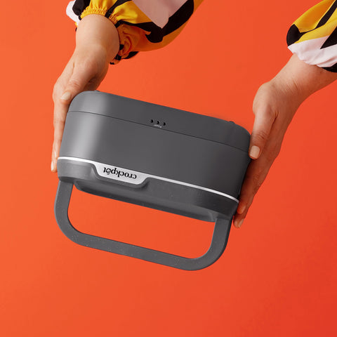 Crock-Pot GO compact power cord storage for clutter-free packing.