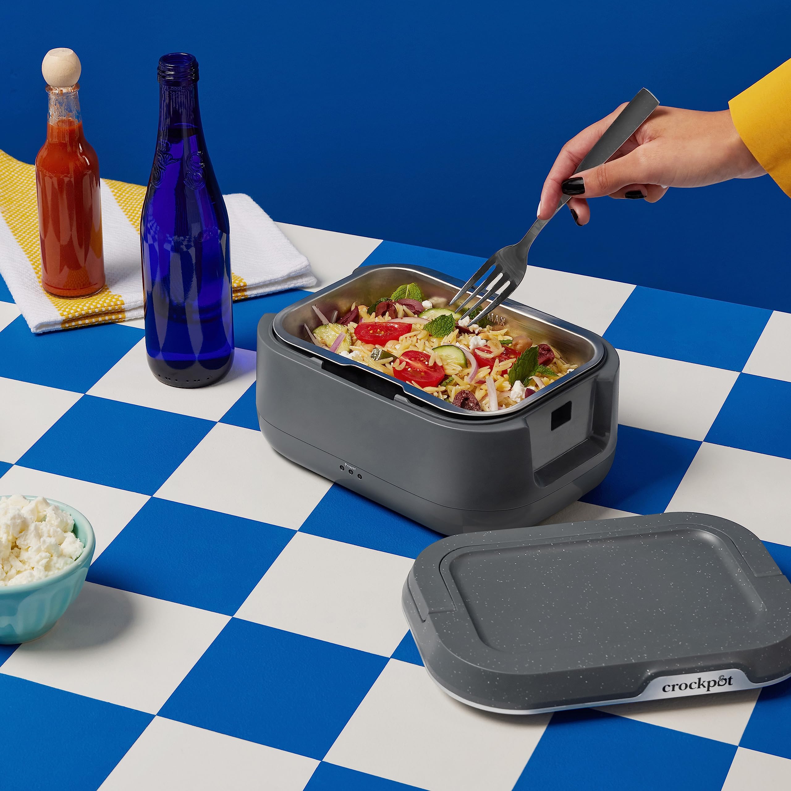 Crock-Pot GO dishwasher-safe inner container simplifies cleanup after meals.