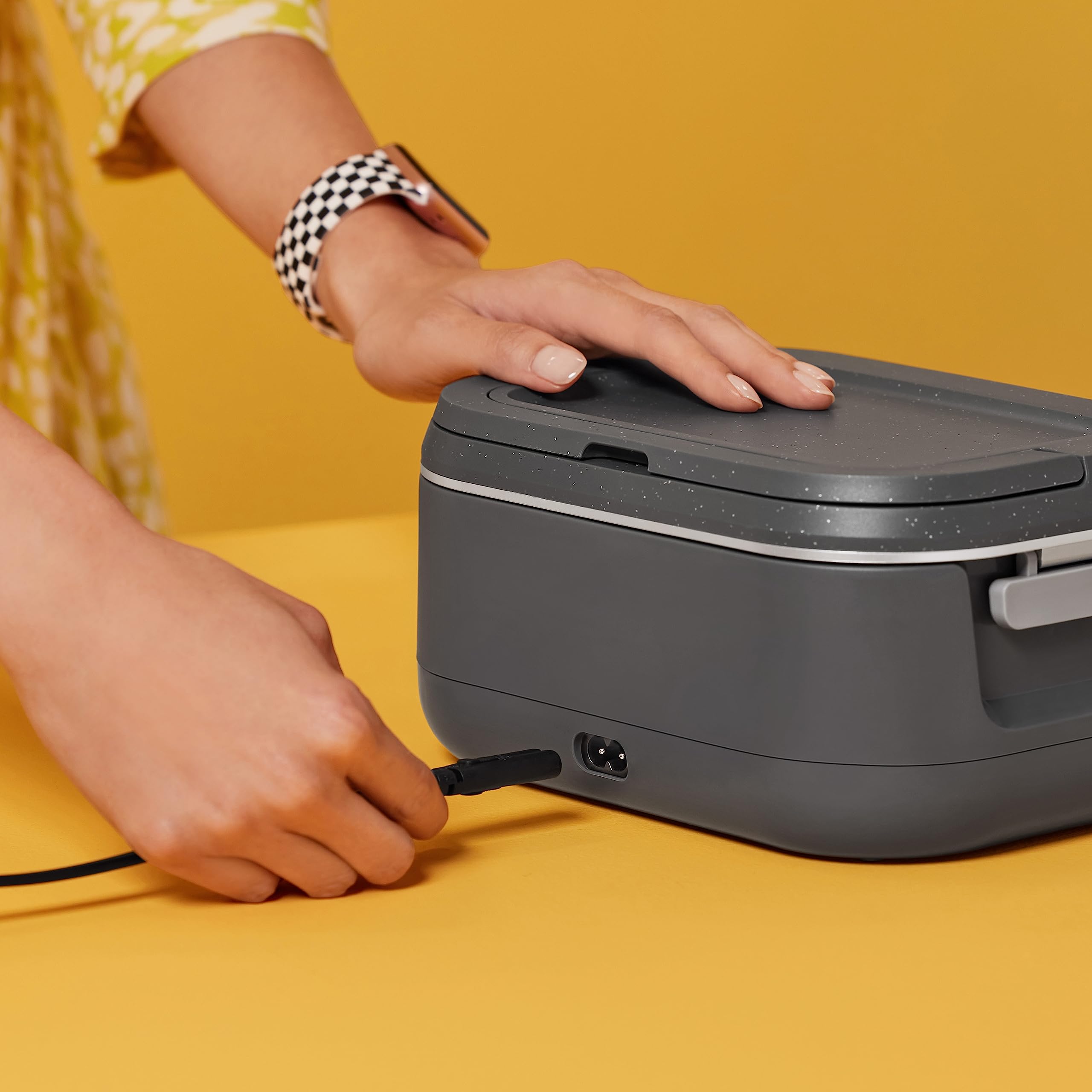 Crock-Pot GO keeps meals hot up to two hours or cold up to three hours.