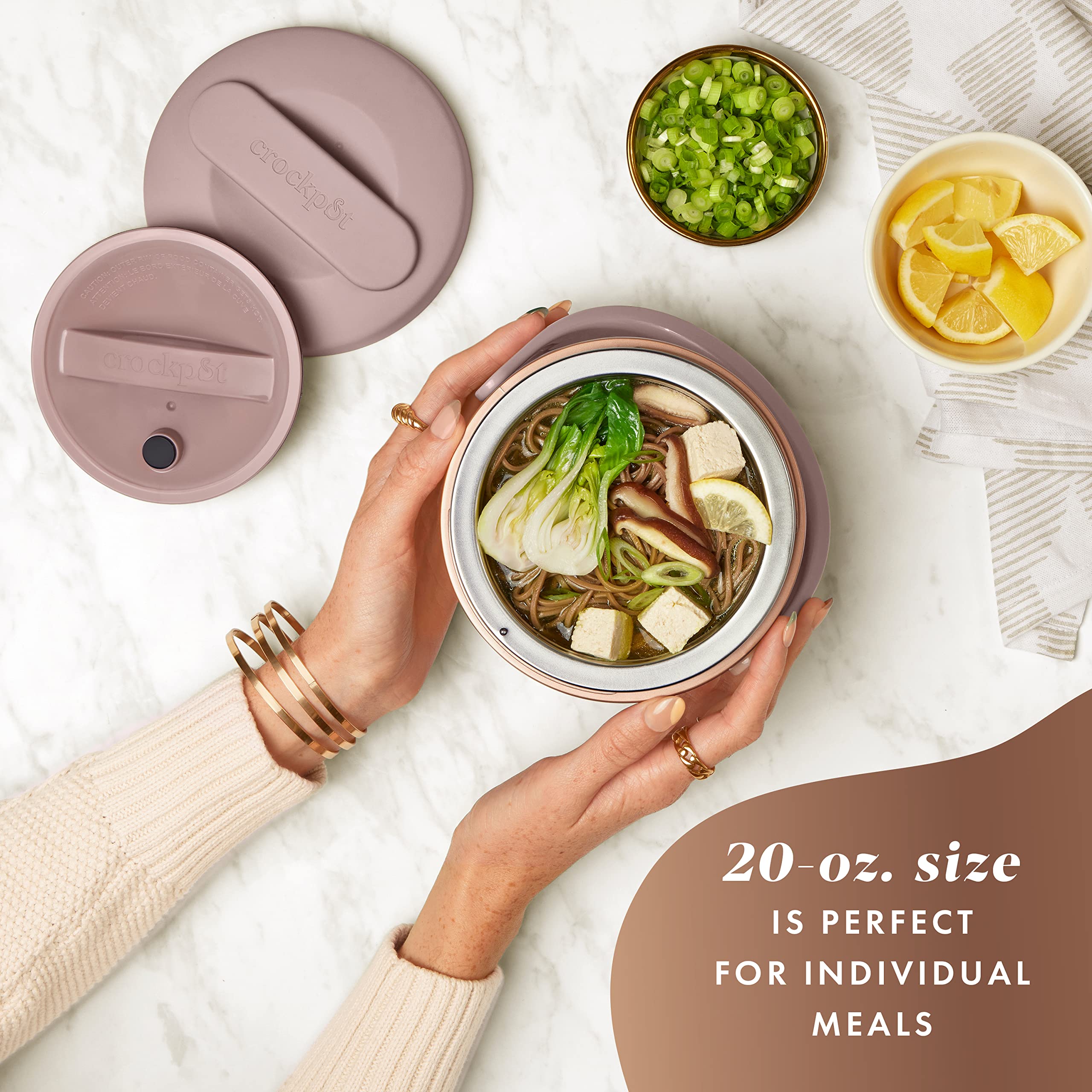 Crock-Pot lunch box with detachable cord for clutter-free storage.