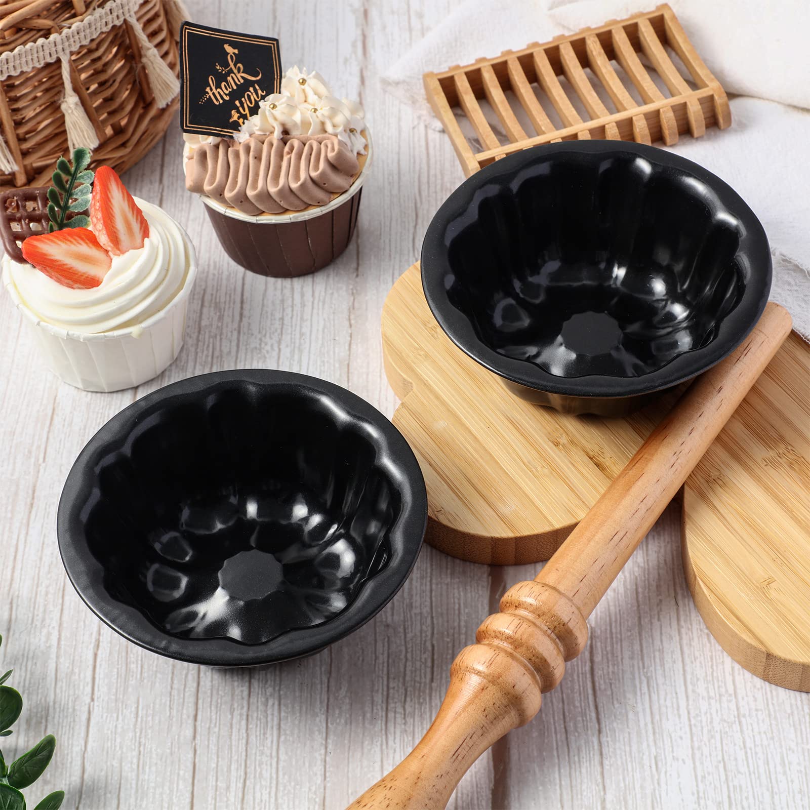 CTOSREE eight-piece set ideal for batch baking at home.