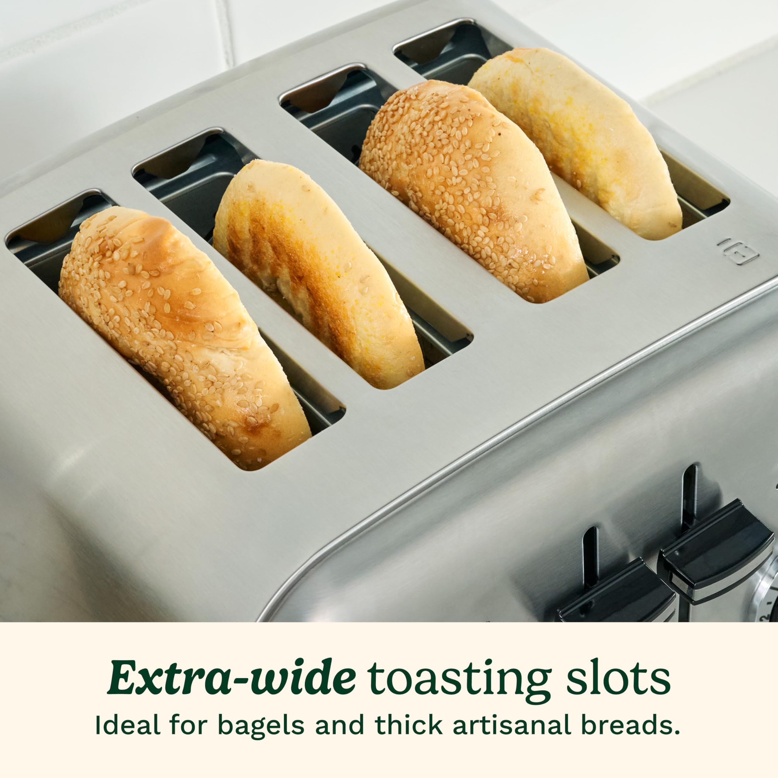 Cuisinart 4-Slice Toaster bagel-toasting mode delivers even browning.