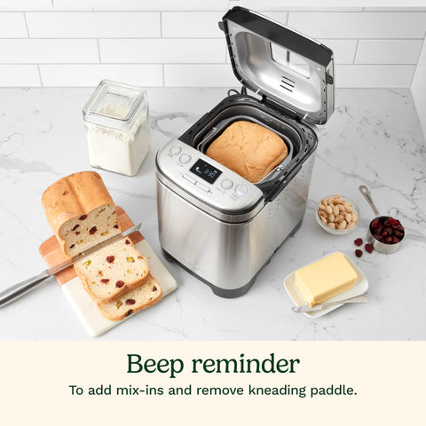 Cuisinart bread maker displaying a 2 lb loaf capacity