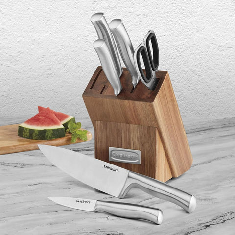 Cuisinart C77SS-7P strong bolster enhances stability and control while chopping.