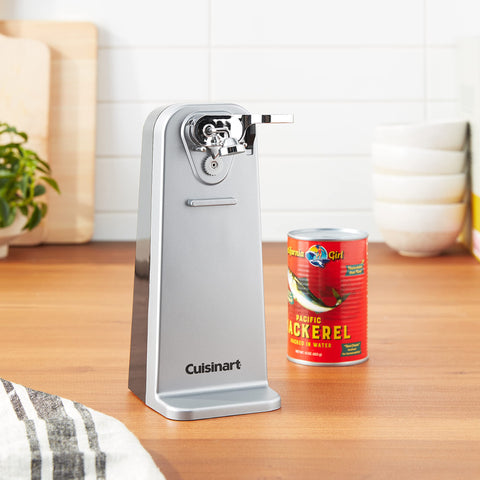 Cuisinart CCO-55 Deluxe chrome detail highlights Power Cut blade precision.