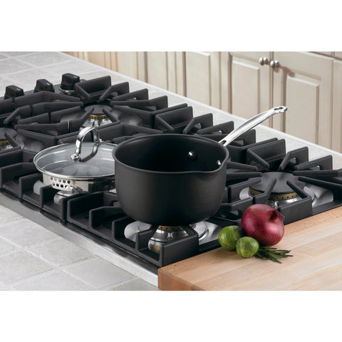 Cuisinart Chef's Classic 2-Quart Saucepan tempered glass lid for precise simmering control.