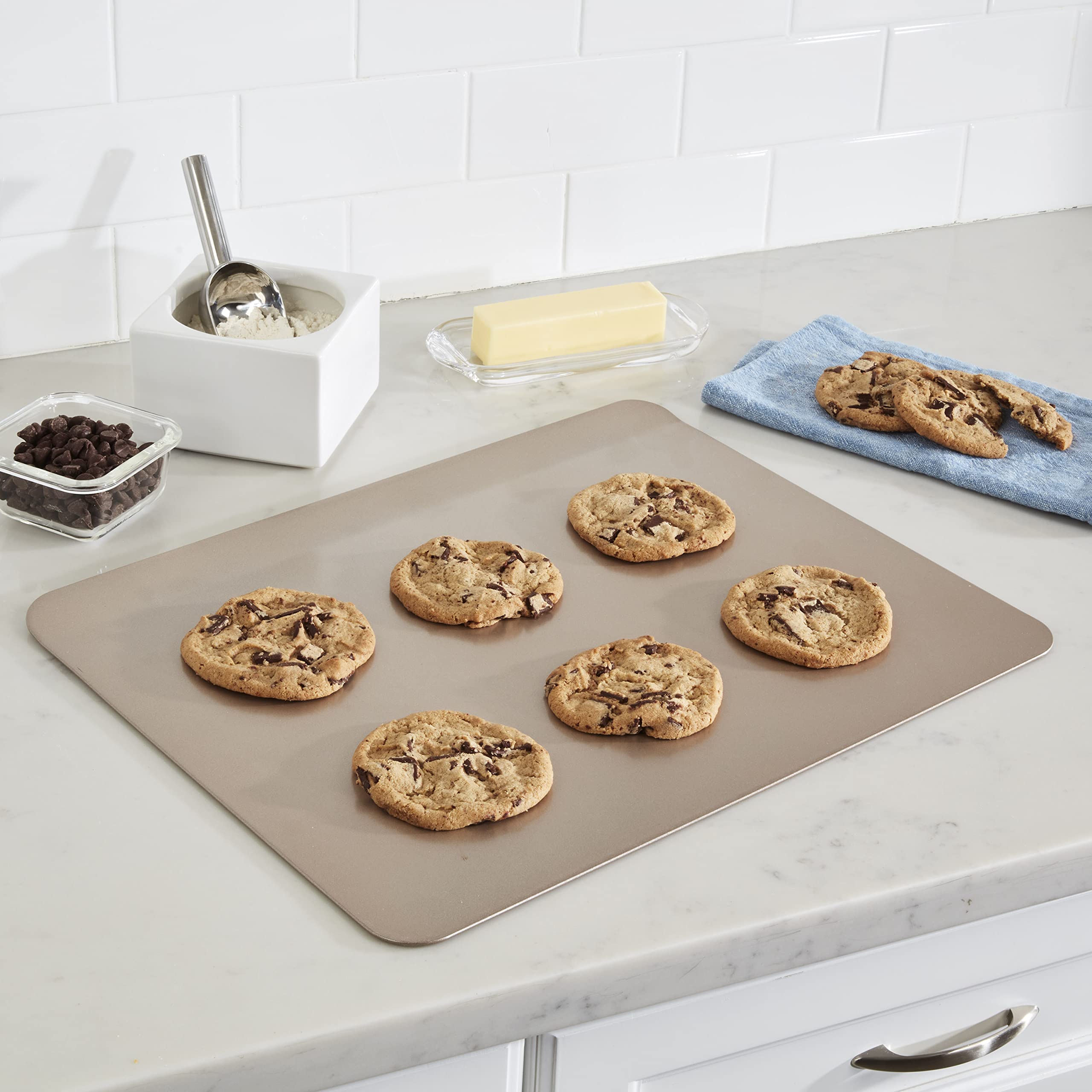 Cuisinart Chef's Classic nonstick cookie sheet showing easy release and cleanup benefits