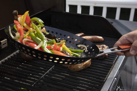 Cuisinart CNW-200 perforated-surface for true flame-grilled flavor and lighter fats.
