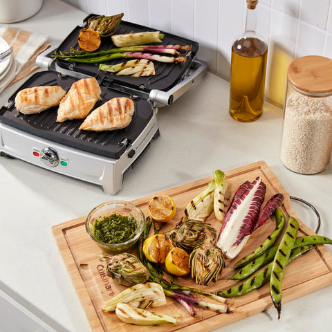 Cuisinart Griddler Compact removable drip tray catches grease neatly.
