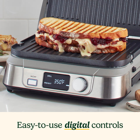 Cuisinart Griddler FIVE floating cover adapts to items of varying thickness.