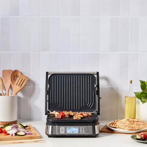 Cuisinart Griddler precise temperature controls for consistent browning