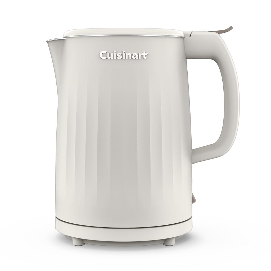 Cuisinart Soho kettle boils water quickly for tea, cocoa, or oats with a plastic-free interior.