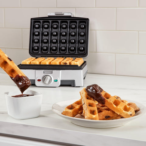 Cuisinart Waffle Stick Maker WAF-ST6 indicators show when to bake and eat