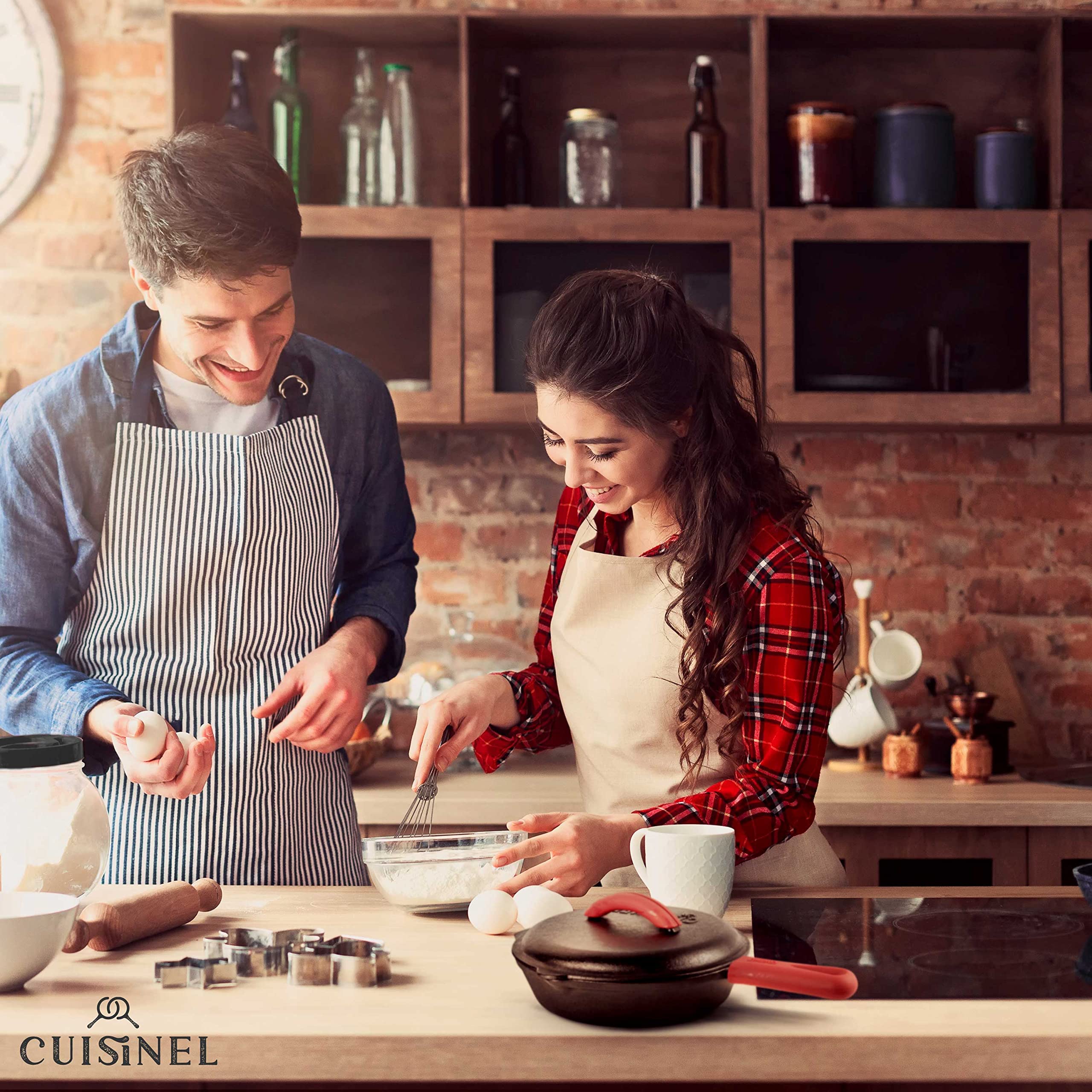 Cuisinel 10-inch skillet with silicone handle for safe grip during cooking.