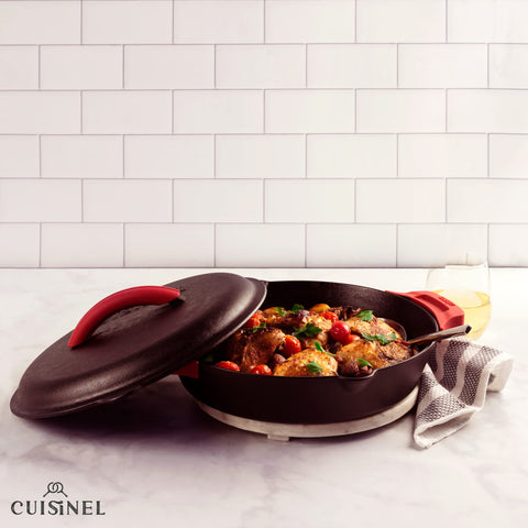 Cuisinel lid fitting a 12-inch braiser to expand pan versatility