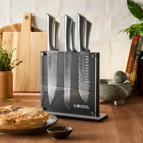 Seamless one-piece stainless steel construction with weighted hollow handle balance