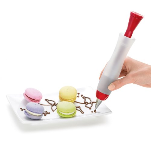 Cuisipro filling area accepts icing, chocolate, and berry sauces.