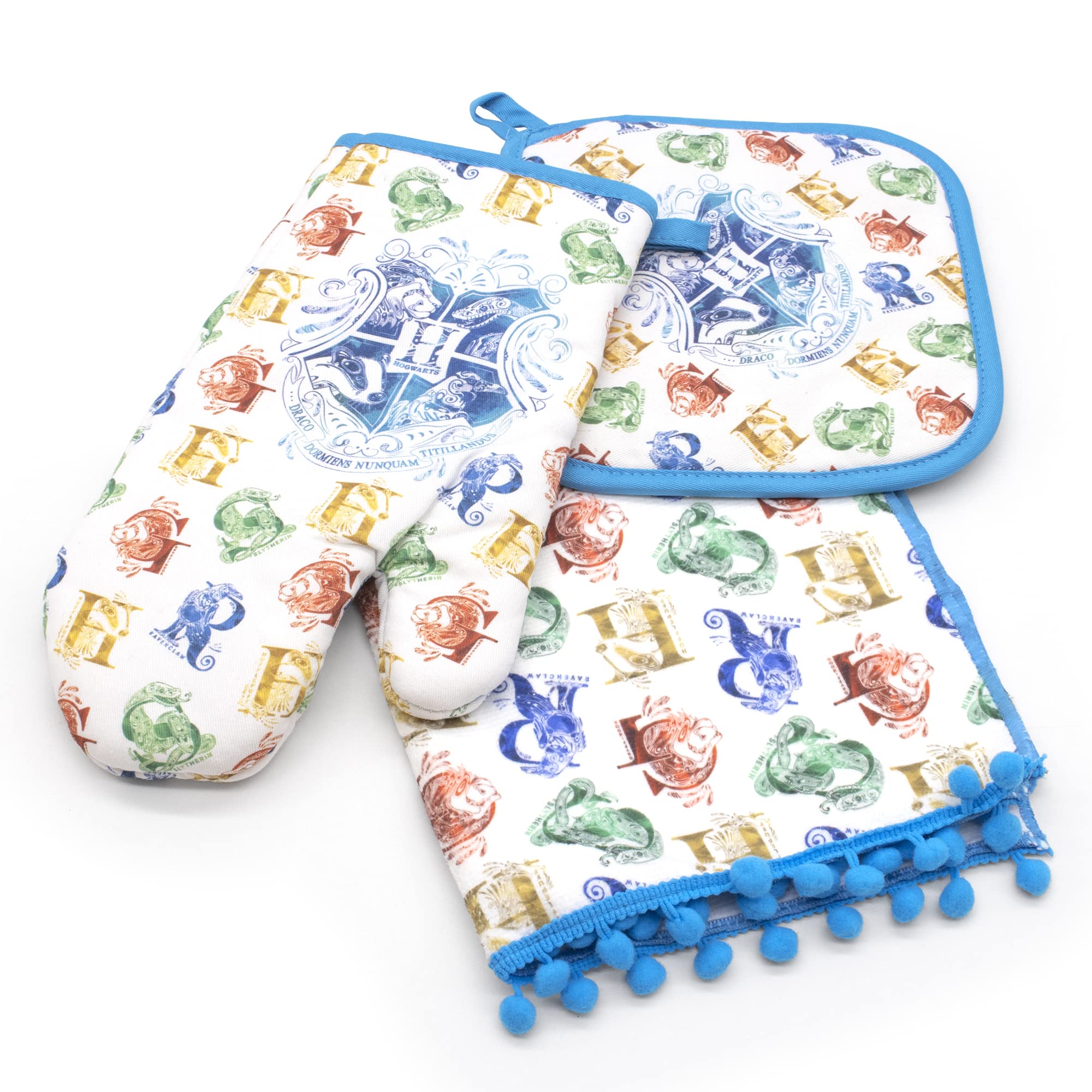 Culture Fly Harry Potter towel with Hogwarts crest collage, ideal for stylish kitchen display