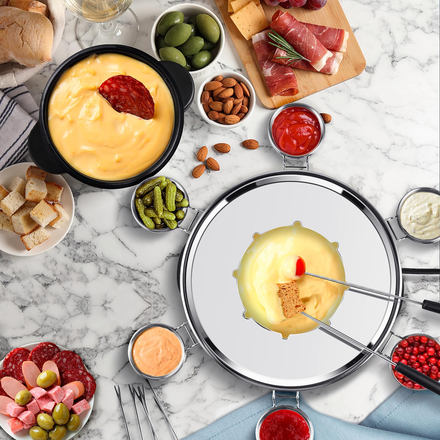 Cusimax fondue set in use during dinner with family and friends.