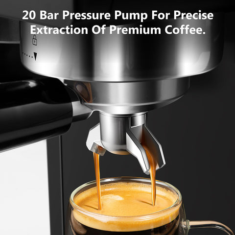 Cusimax removable drip tray – easy cleanup after every brew.