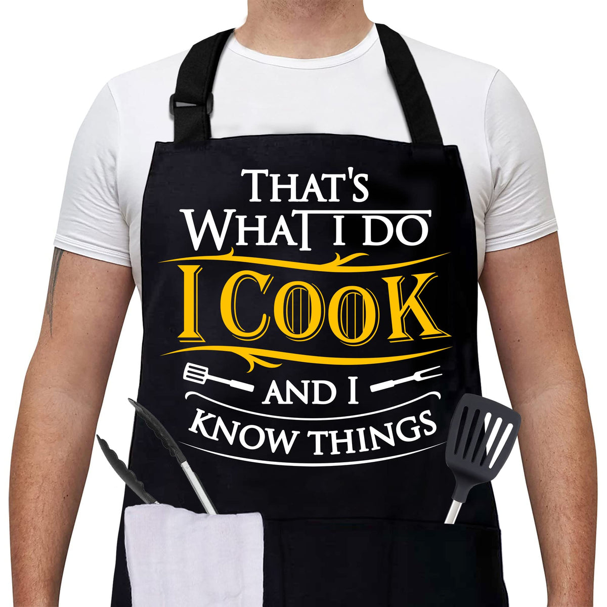 Cusugbaso cooking apron with three pockets keeps utensils at hand during meal prep.