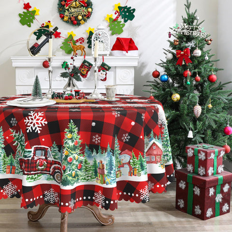 Cusugbaso table setting showcasing buffalo plaid decor for holiday dining ambiance.