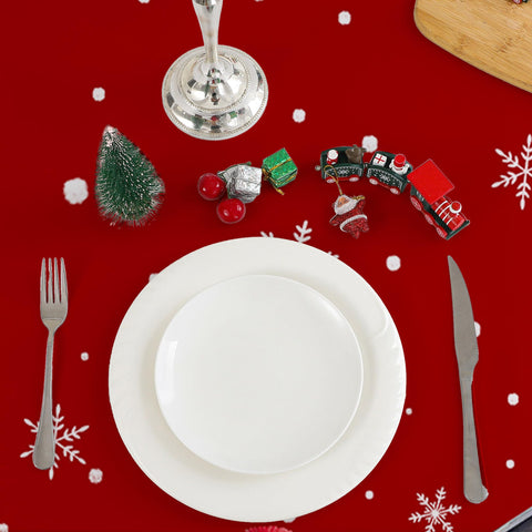 Cusugbaso tablecloth with water-resistant coating for spill-friendly meals.
