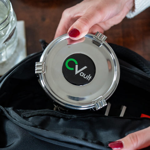 CVAULT airtight-cap seal demonstrates secure closure for reliable humidity control
