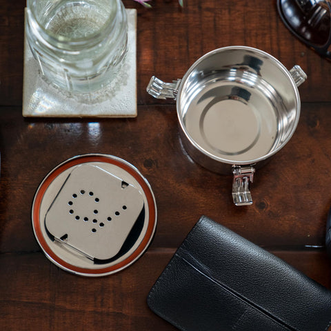 CVAULT food-grade stainless steel body keeps contents clean and safe