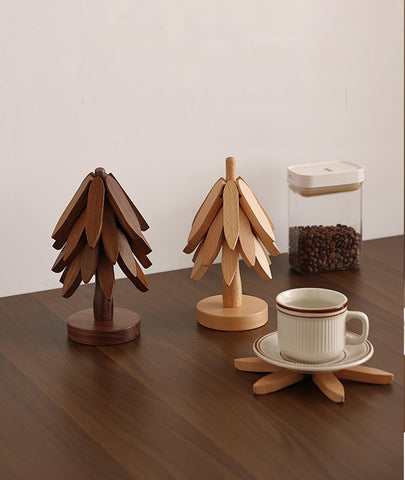 CYANLUX 4-trivet set with stand displayed as a stylish protection solution.