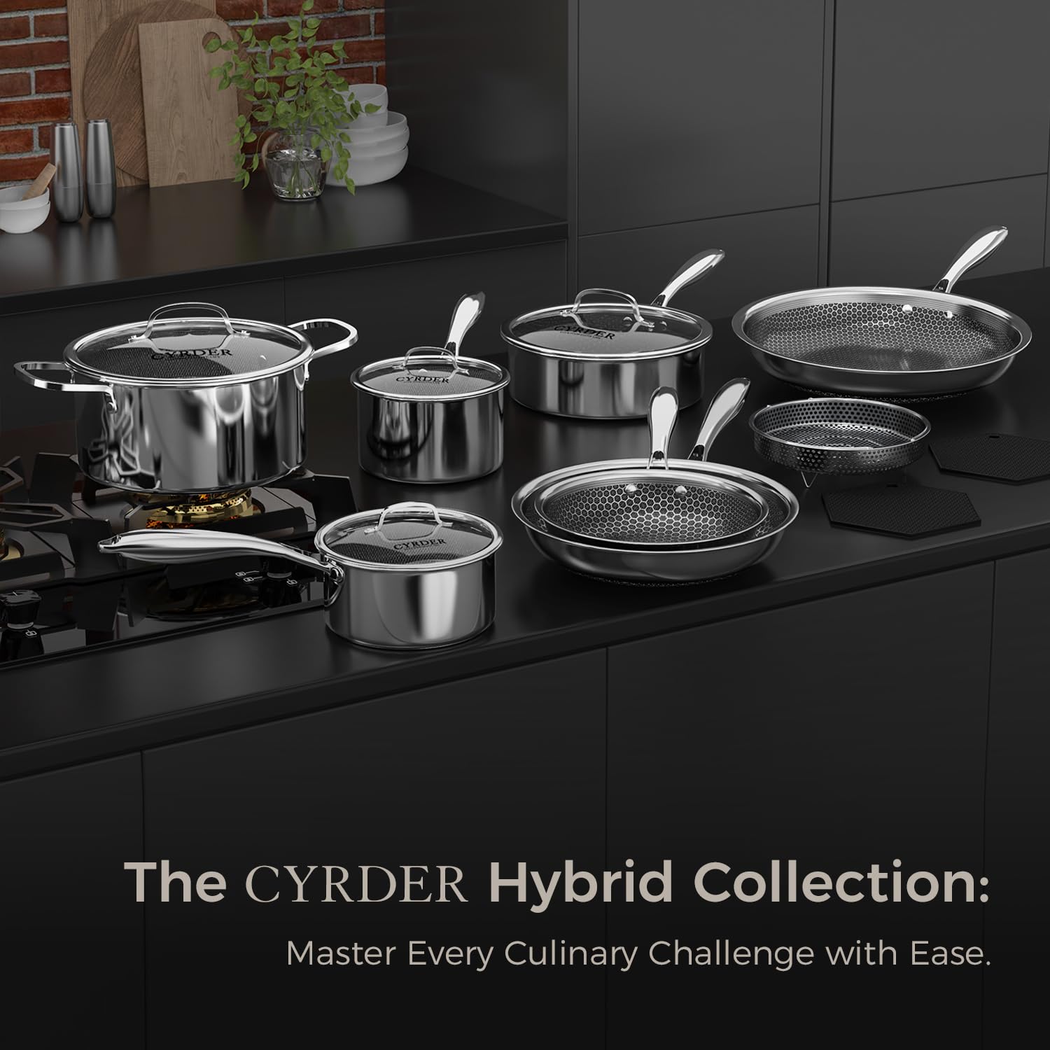 Cyrder 6-quart stock pot with lid for batch cooking.