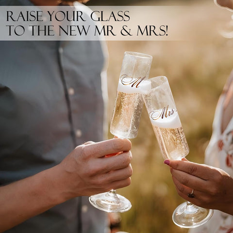 Cyrelwing wedding toasting setup captures toasts and photos beautifully.
