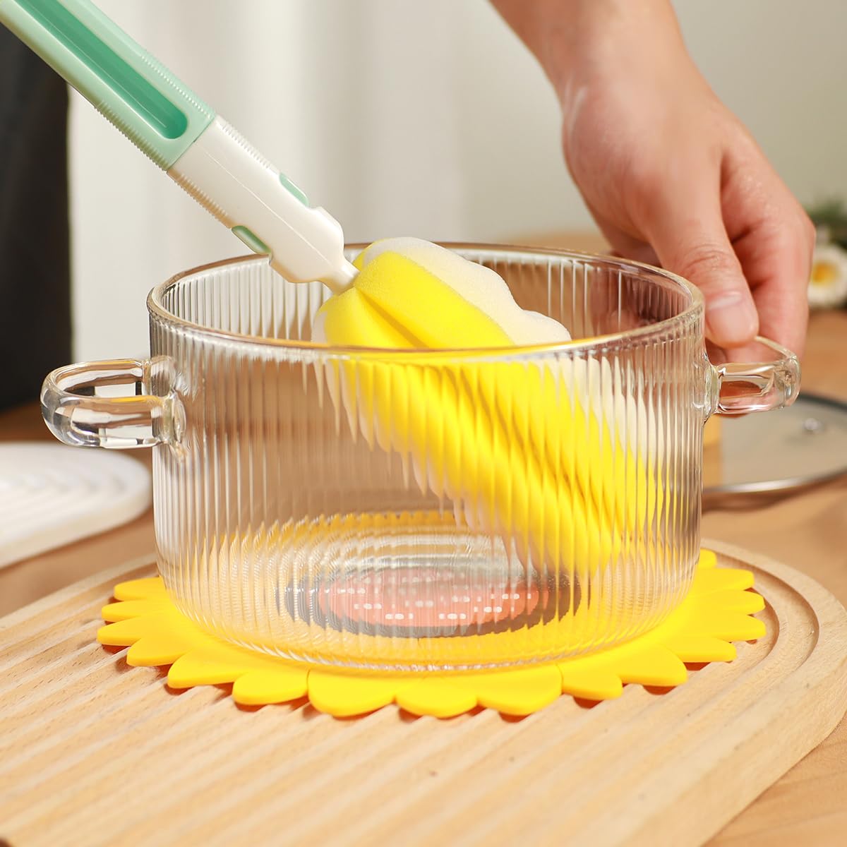 CZZGSM induction-friendly glass pot for slow simmering.