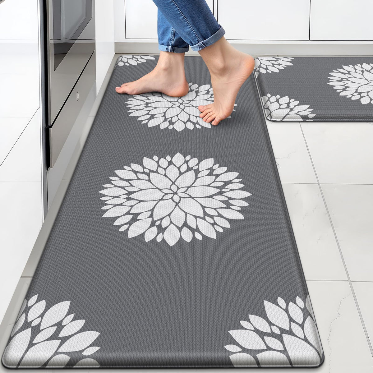 DailyCuddles kitchen mat 30-inch grey with cushioned comfort for long cooking sessions