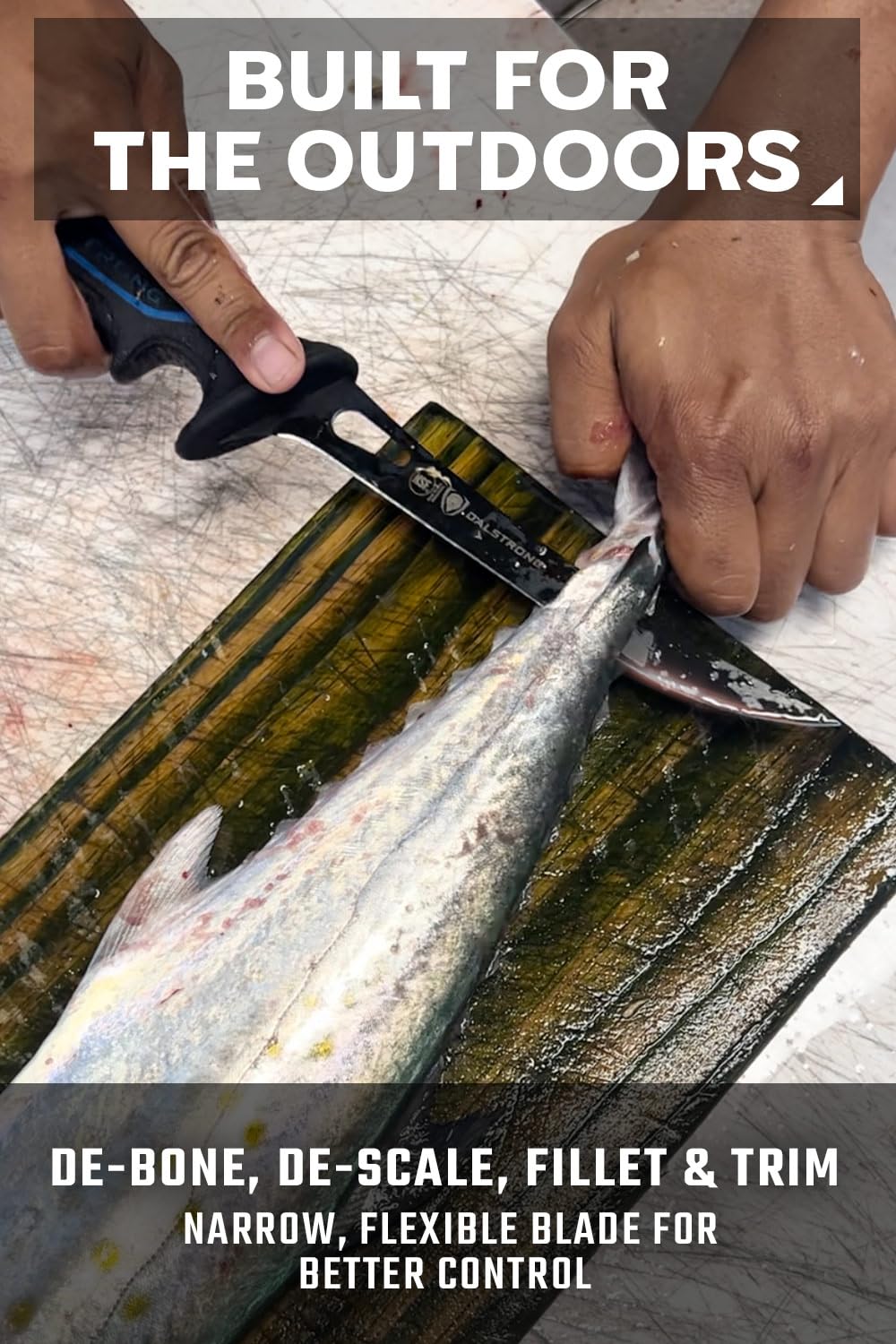 Dalstrong Night Shark sheath enables safe outdoor transport.