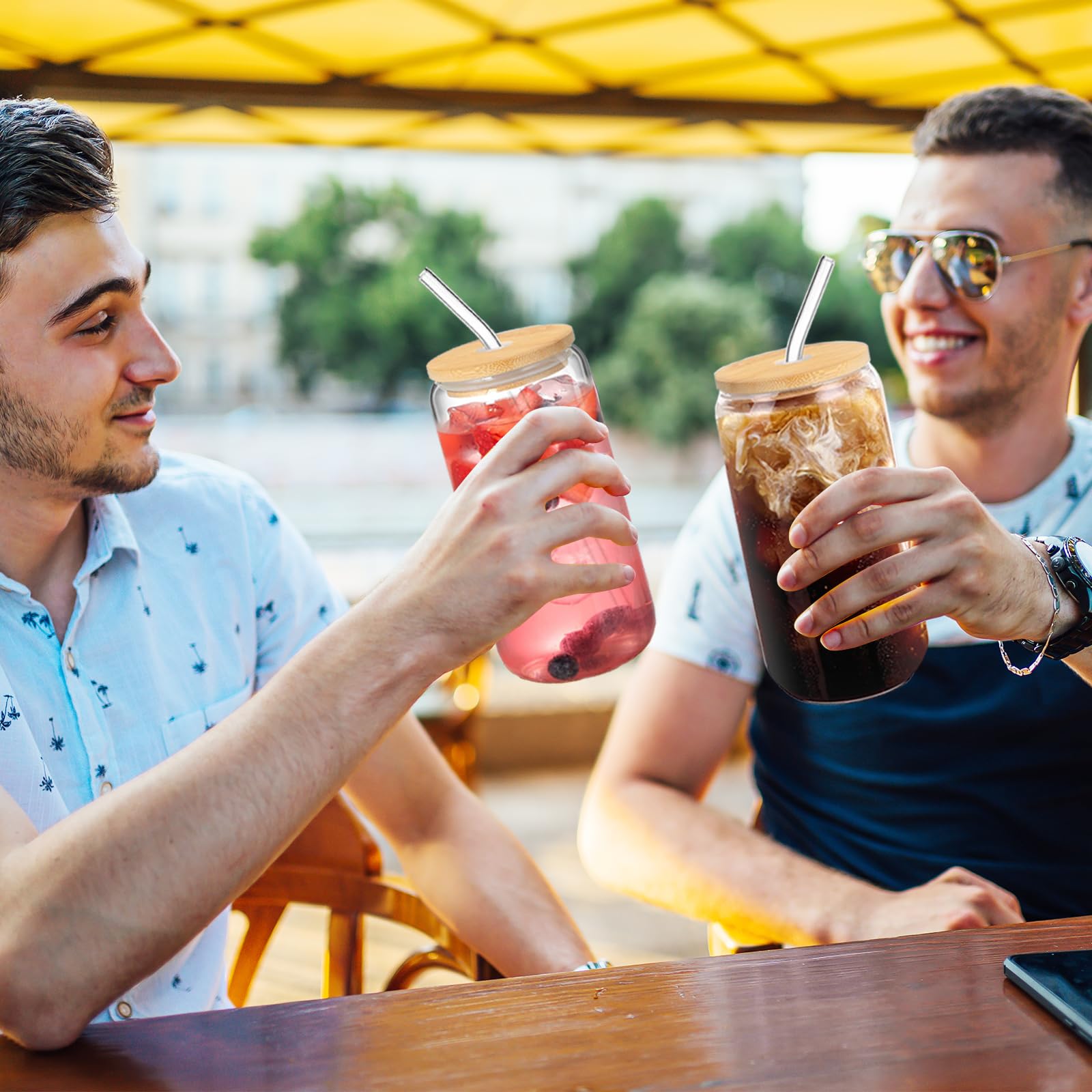 DAMCONME can-shaped borosilicate glass highlights cold brew with cafe-style presentation.
