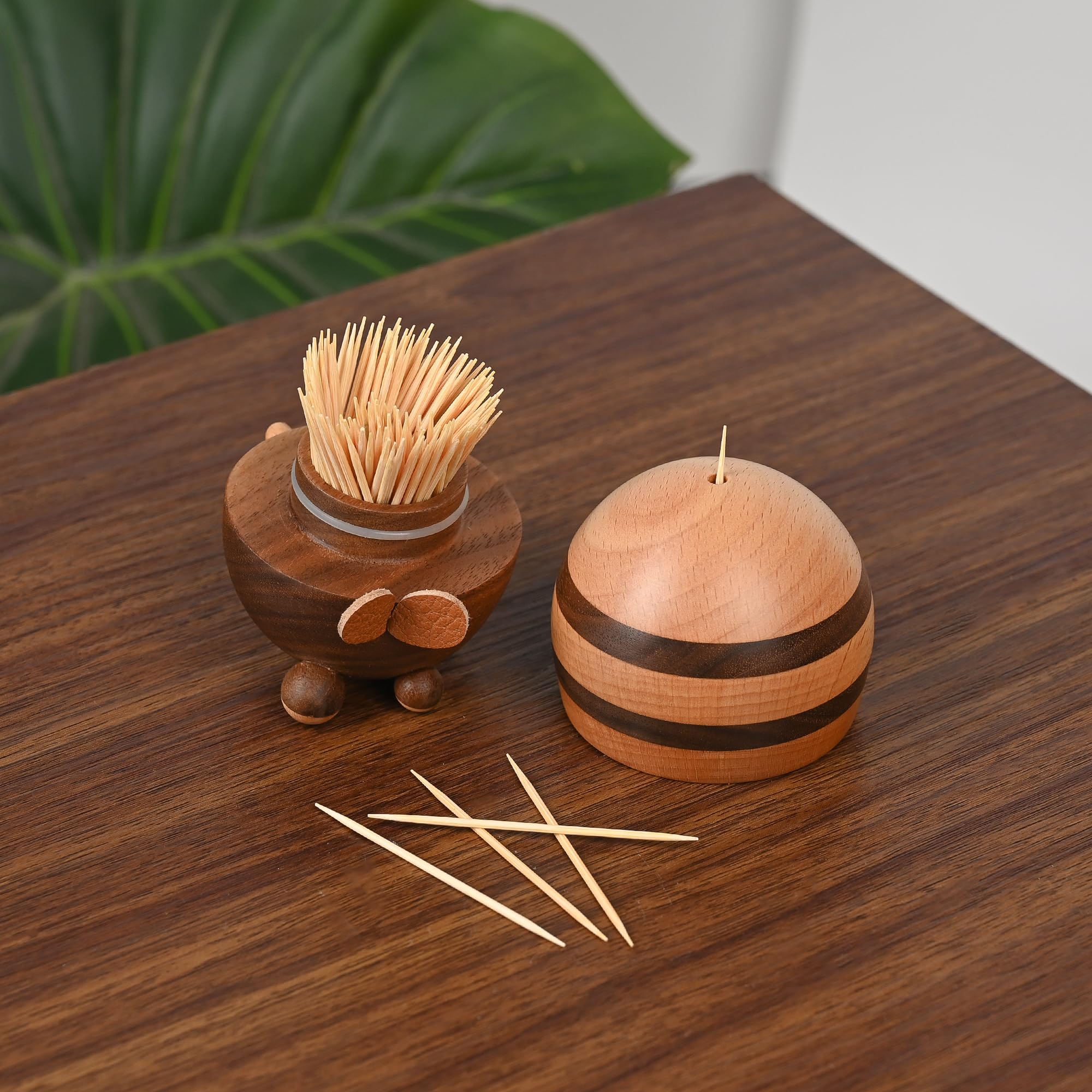 Damuzhi Bee Toothpick Holder Dispenser full product view, ideal for gifting.