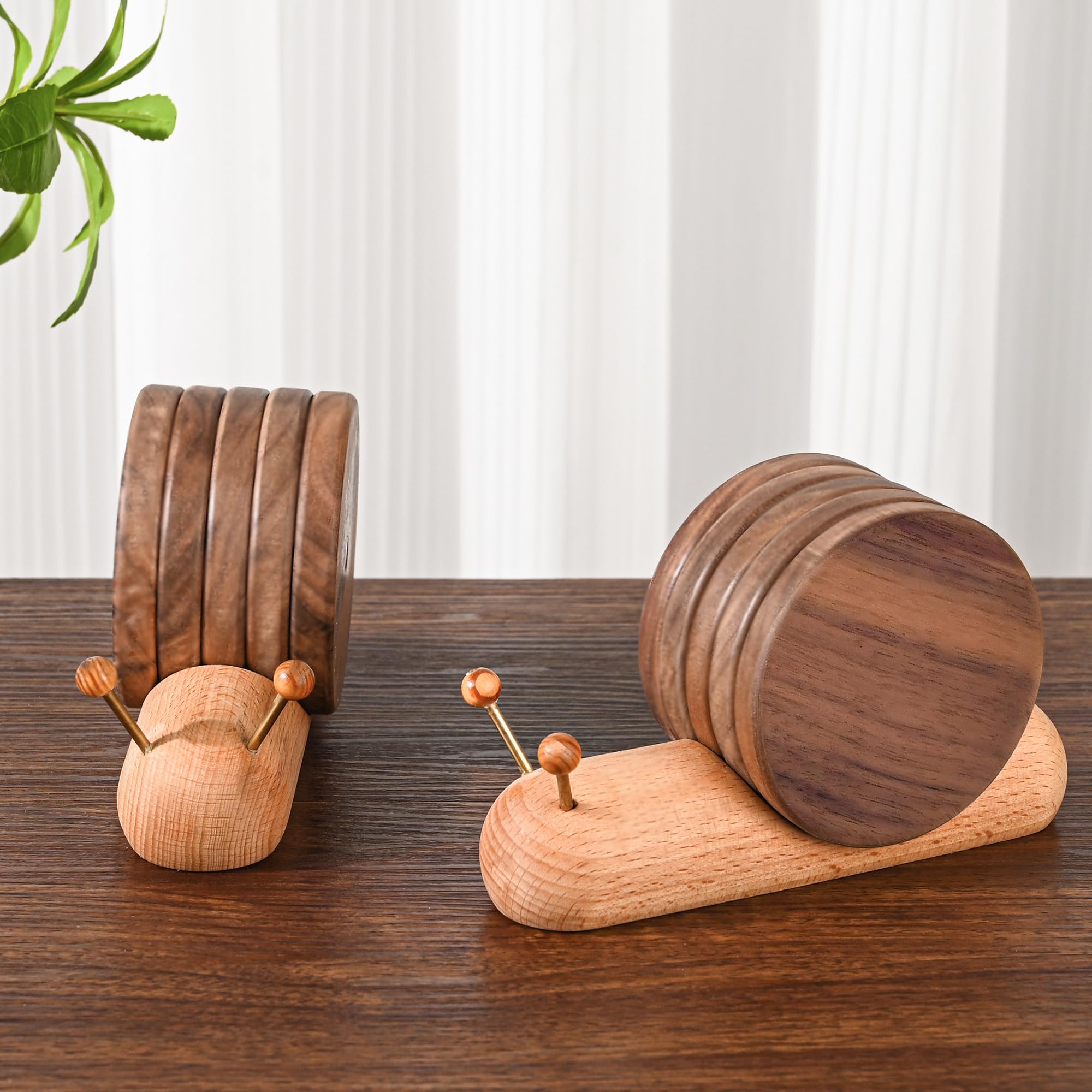 Damuzhi wooden coaster set highlights rich walnut grain for everyday use.