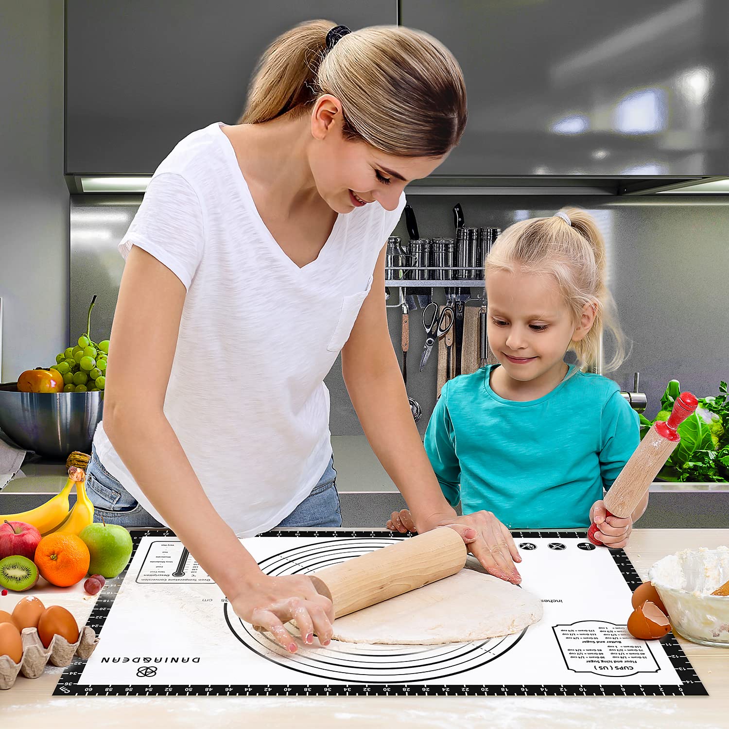 DANIA & DEAN Pastry Mat easy-clean-up after baking and cooling