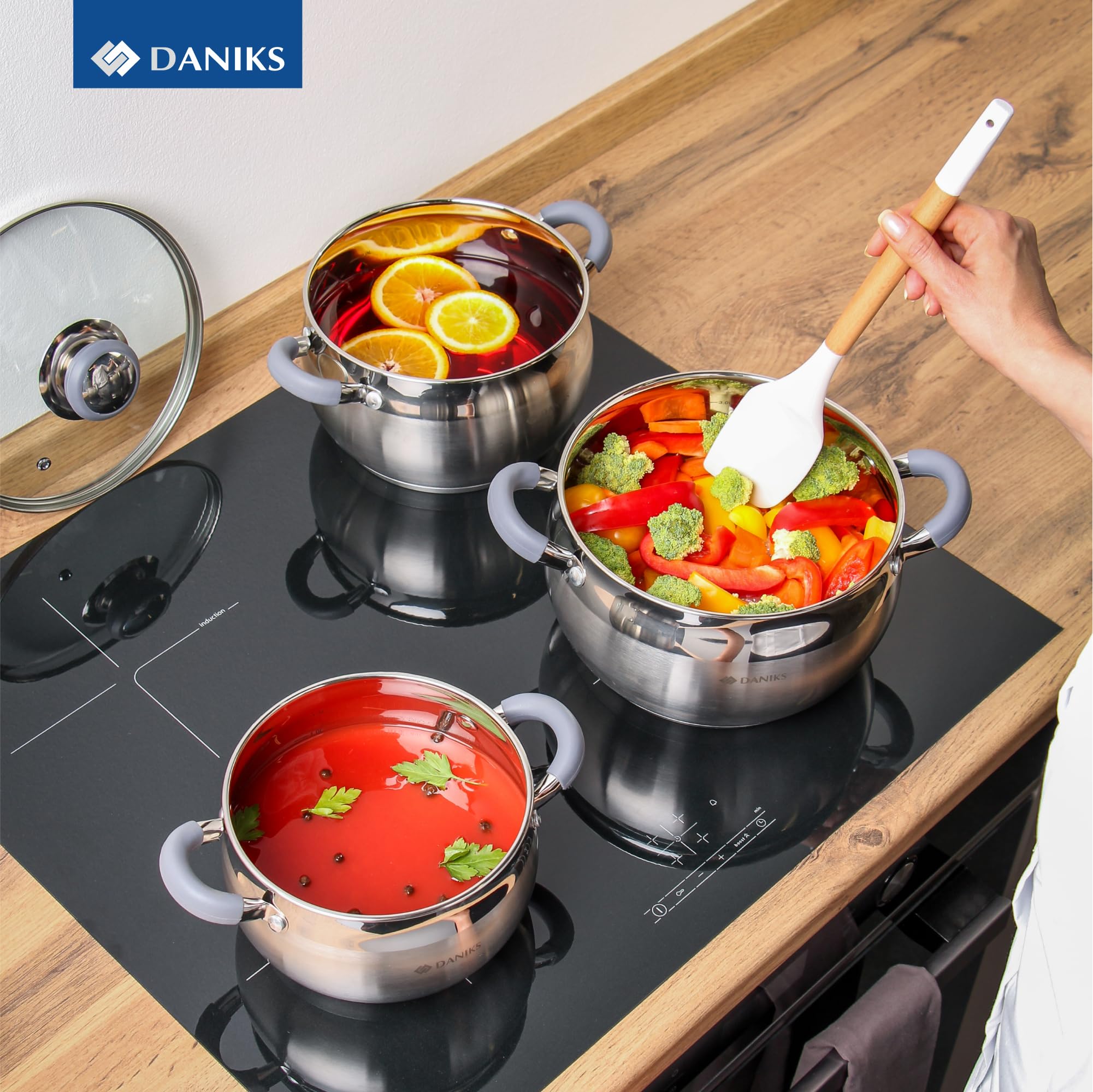 Daniks 3-quart size ideal for soups, pasta, and small family meals
